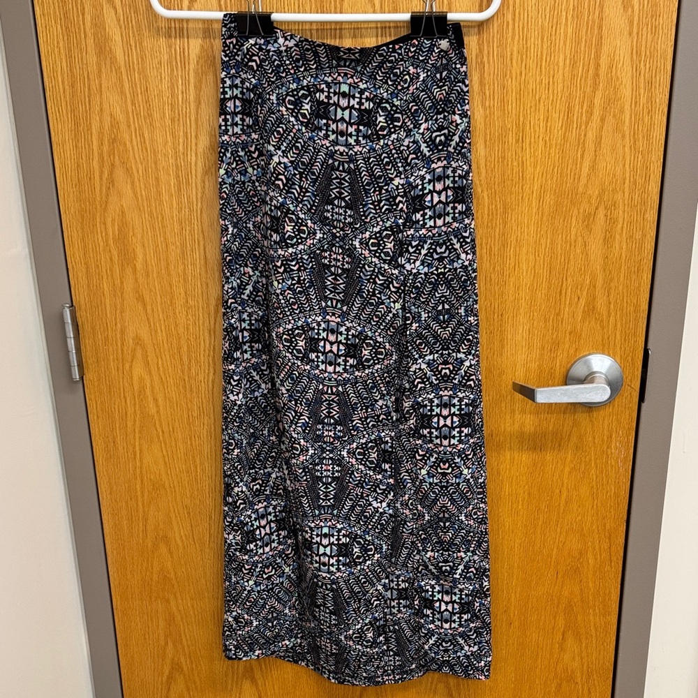 Kendall & Kylie Patterned Black and White Maxi‎ Skirt